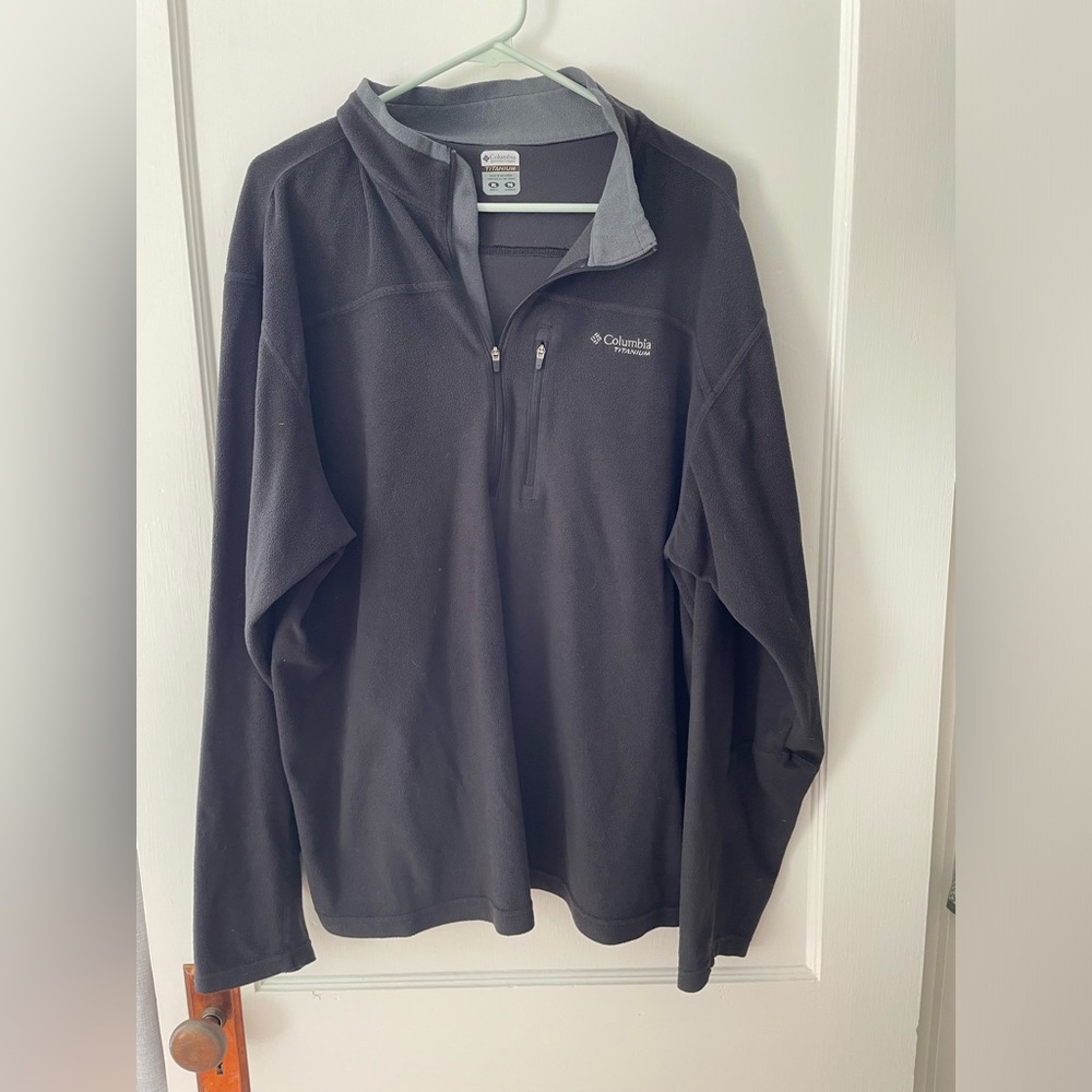 Columbia men’s light weight fleece